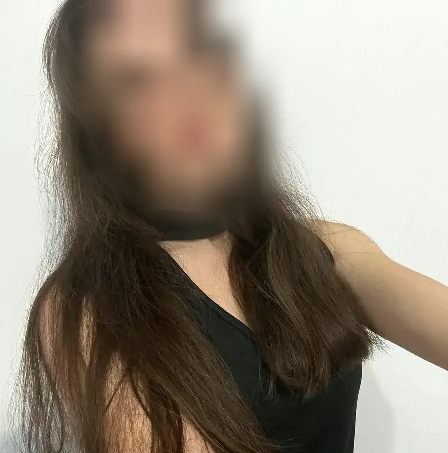 Büsra, 32