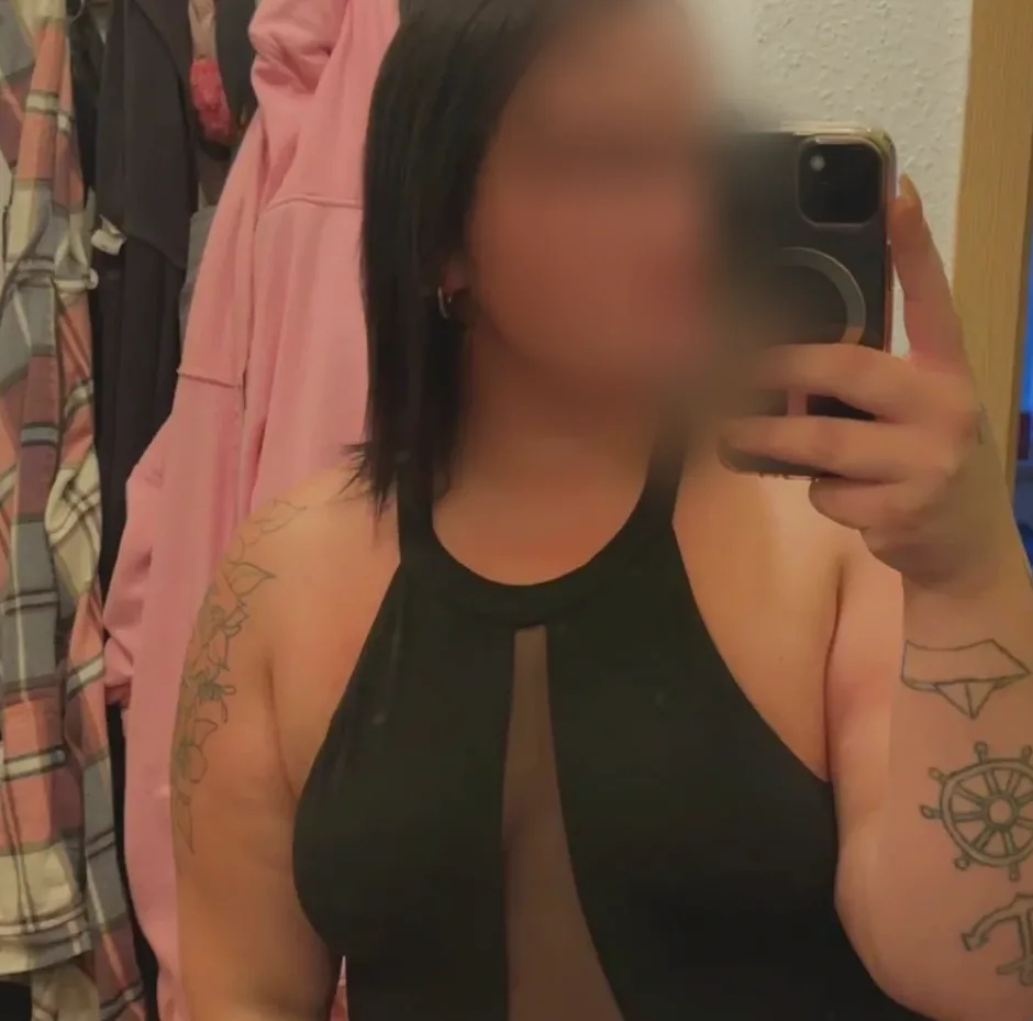 Cara, 28