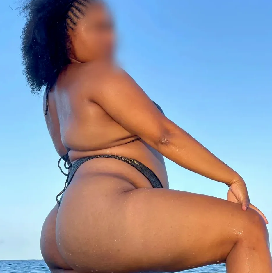 Laura, 29