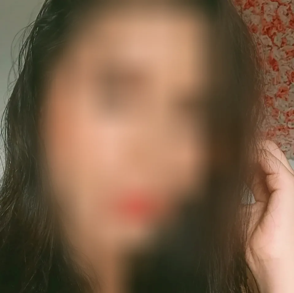Nadine, 29