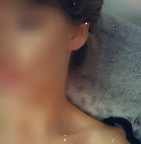 Paula, 26