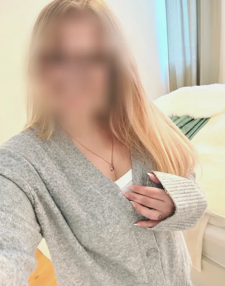Simone, 36